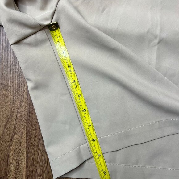 Peter Millar Wicking Performance Golf Shorts 9" Inseam Mens Beige Chino Size 42 - Picture 6 of 7